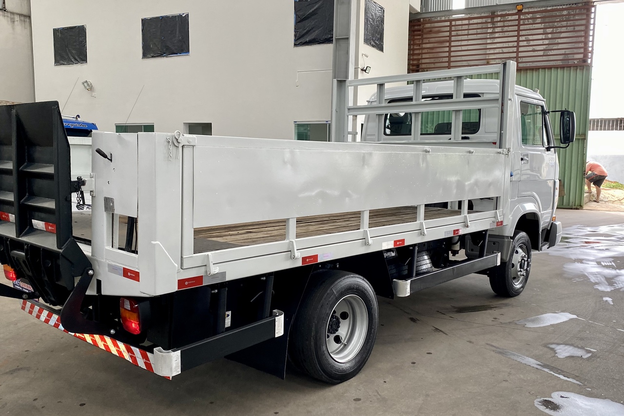 Volkswagen 8 120 - 11/11 10