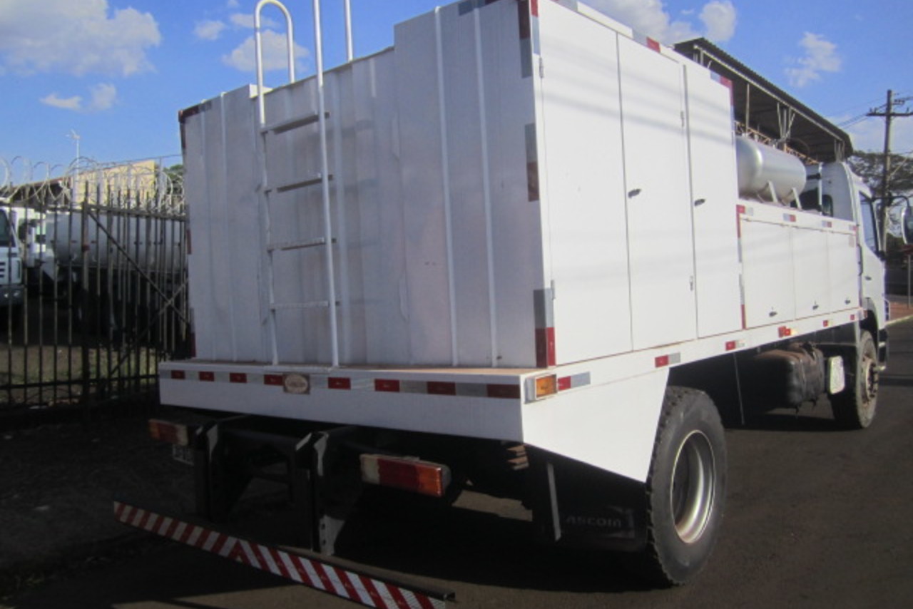 Mercedes Benz MB 1718 - 08/08 19