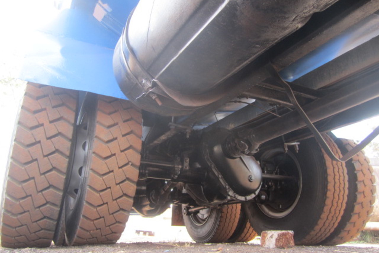 Mercedes Benz MB 2220 - 90/90 18
