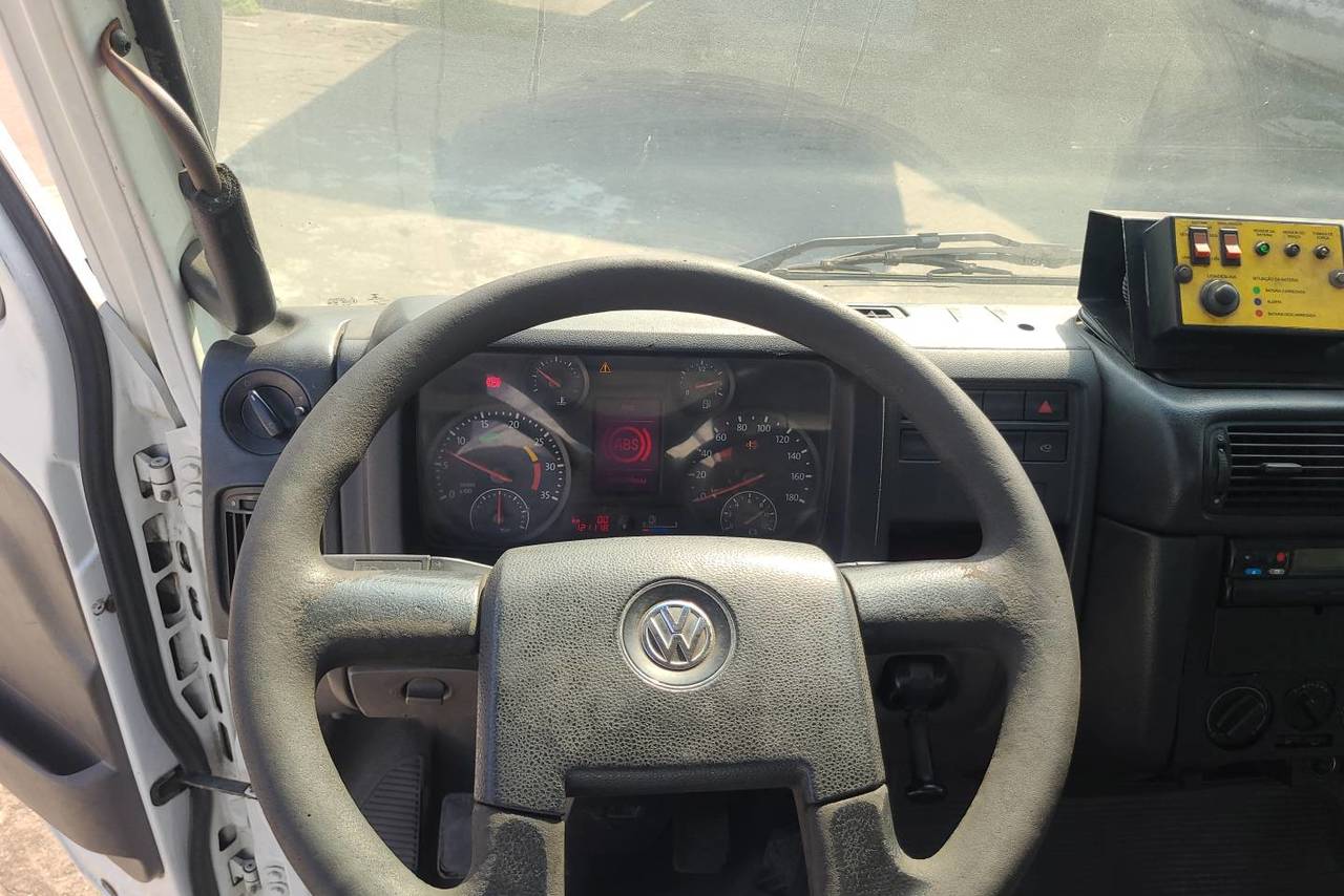 Volkswagen 8 160 - 16/17 8