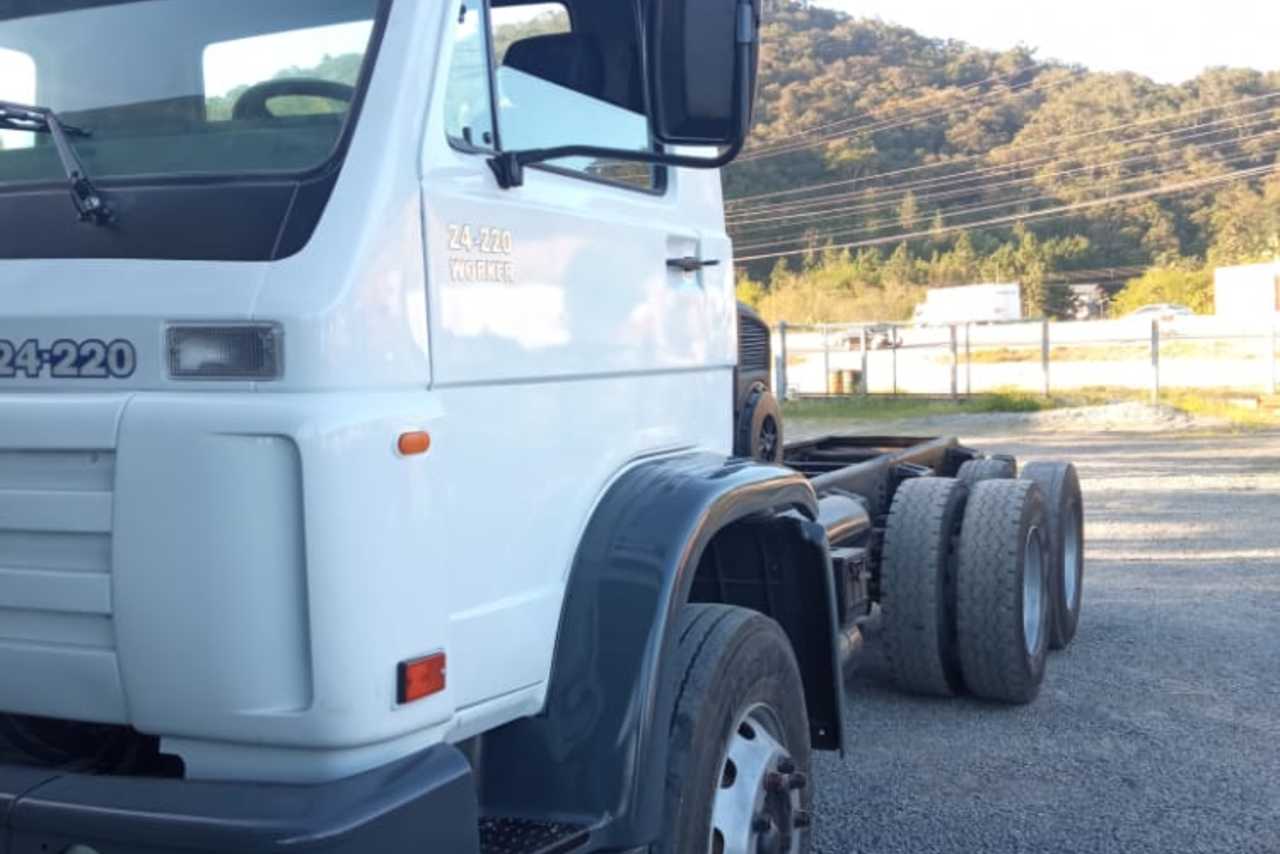 Volkswagen 24 220 - 08/08 2