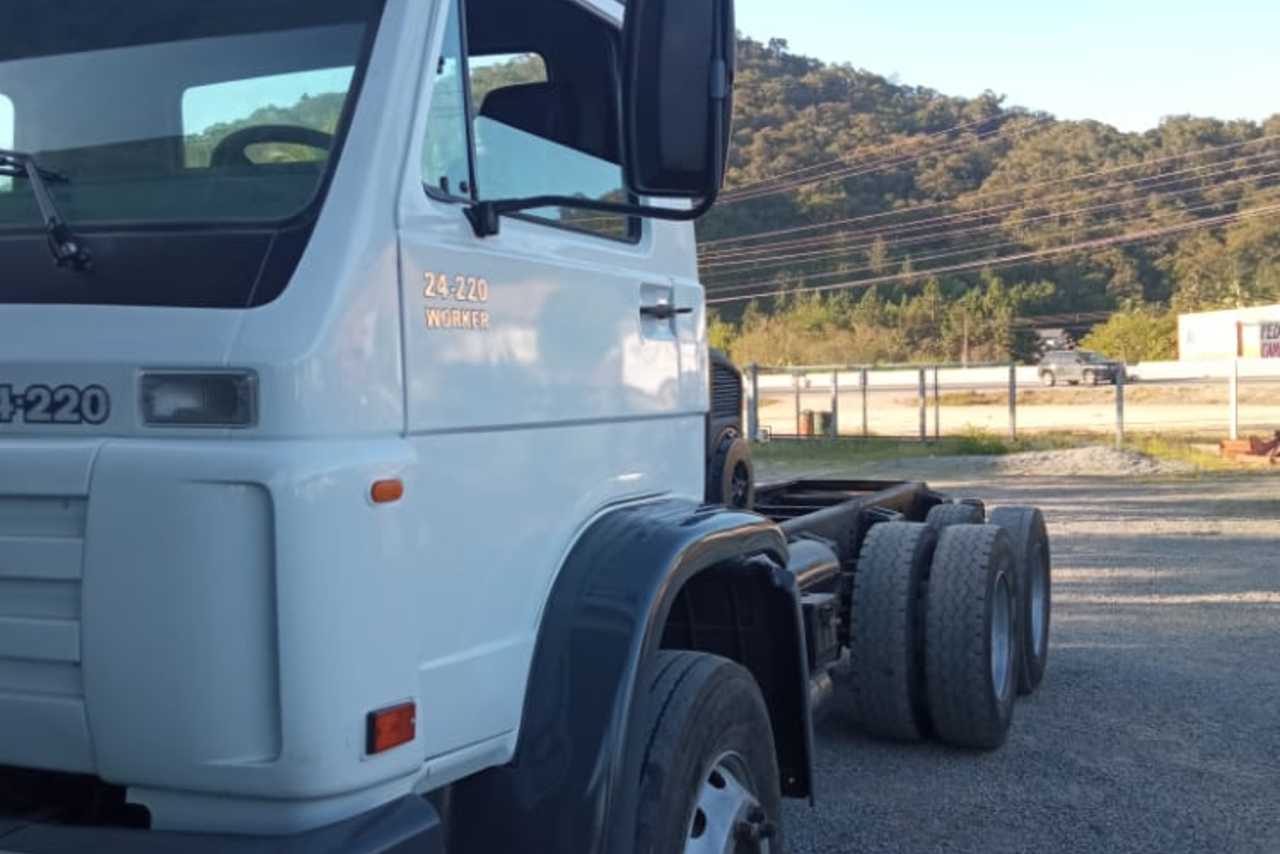 Volkswagen 24 220 - 08/08 9