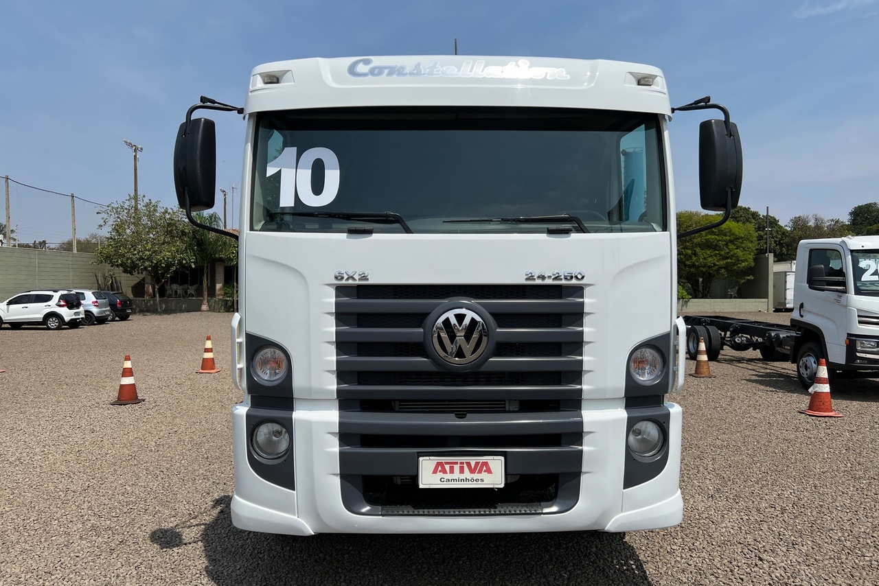 Volkswagen 24-250 E Constellation 3-Eixos - 09/10 2