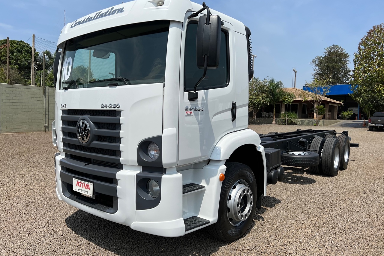 Volkswagen 24-250 E Constellation 3-Eixos - 09/10 6