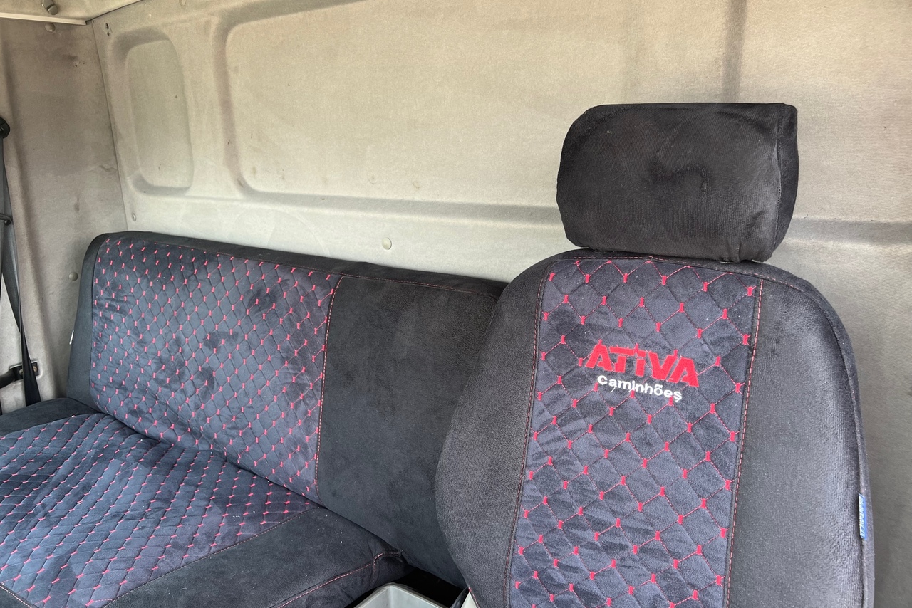 Volkswagen 24-250 E Constellation 3-Eixos - 09/10 7
