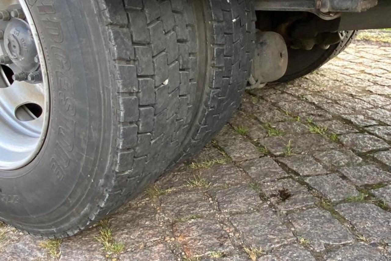Volkswagen 24-250 E Constellation 3-Eixos - 12/12 2