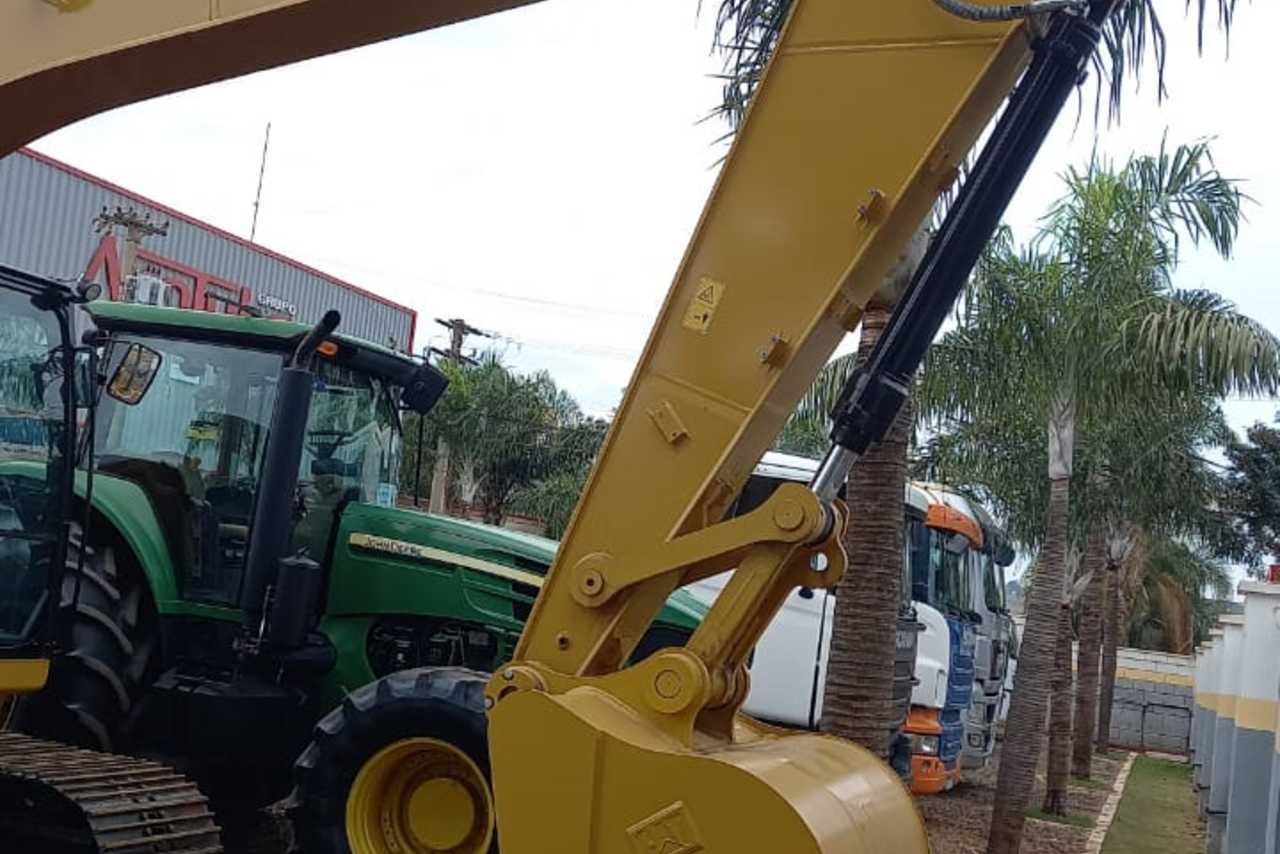 Caterpillar  320 - 21/21 4