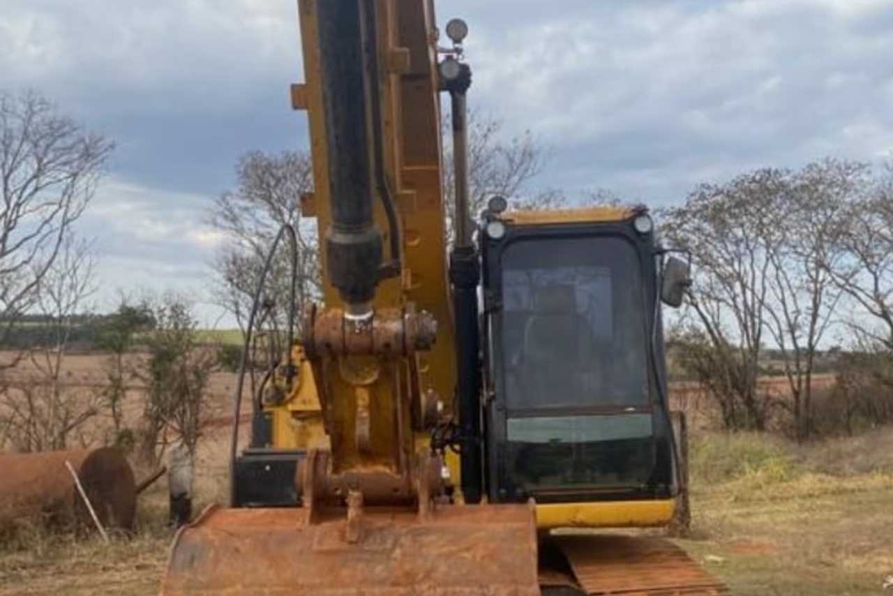 Caterpillar 318D2L - 14/14 2