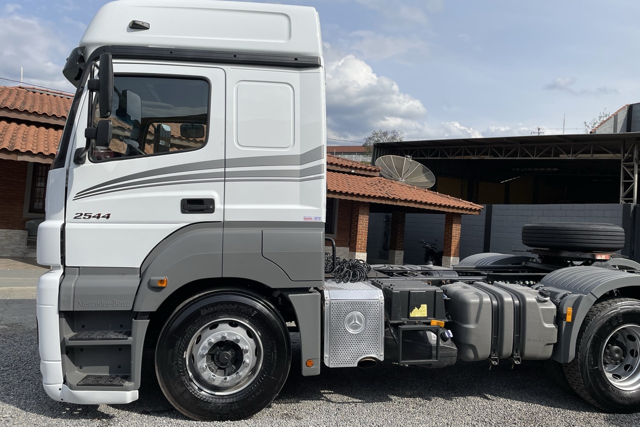 Mercedes Benz Axor 2544 - 19/19 8