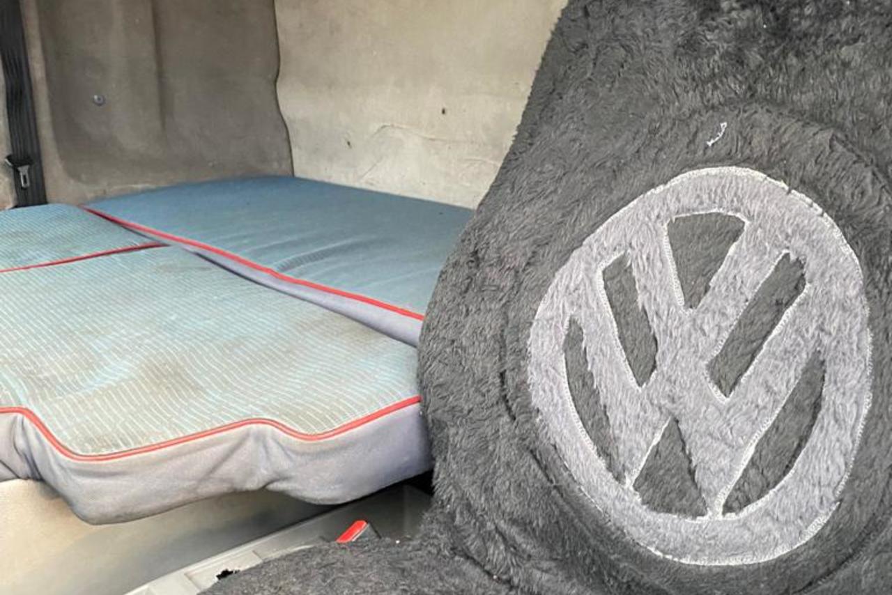 Volkswagen 19-370 E Constel. Tractor  - 08/08 9