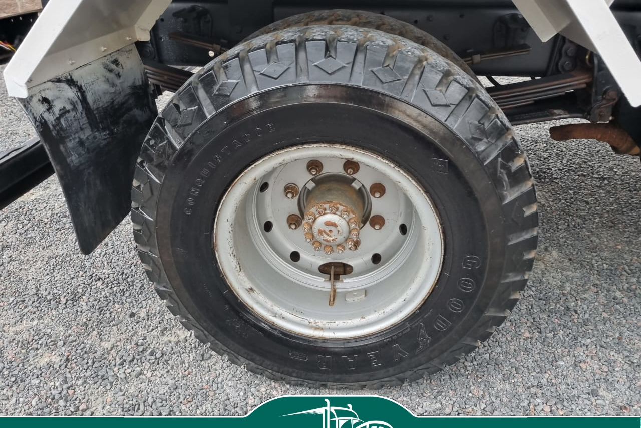 Ford Cargo1317 - 08/09 5