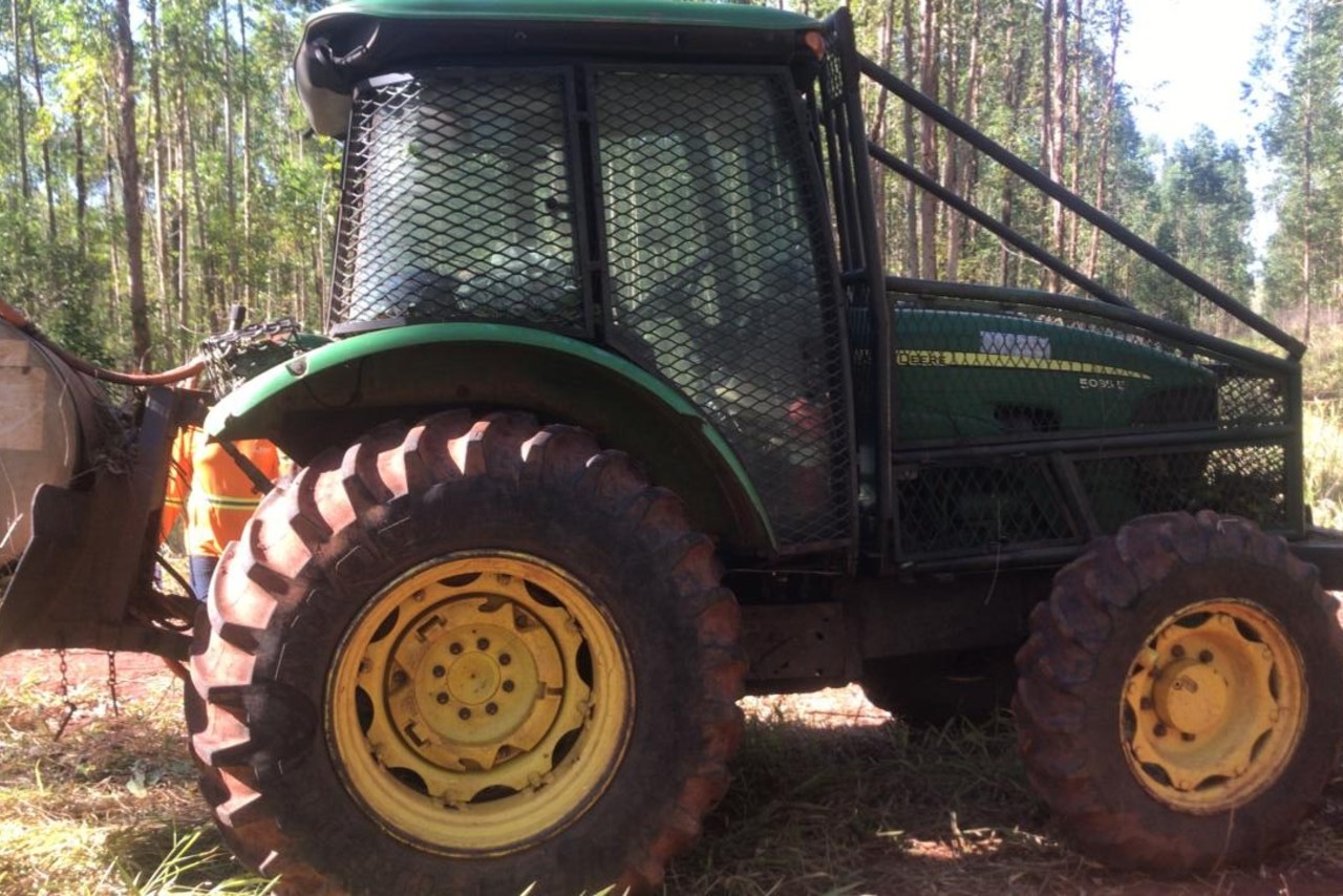 John Deere 5085 - 16/16 3