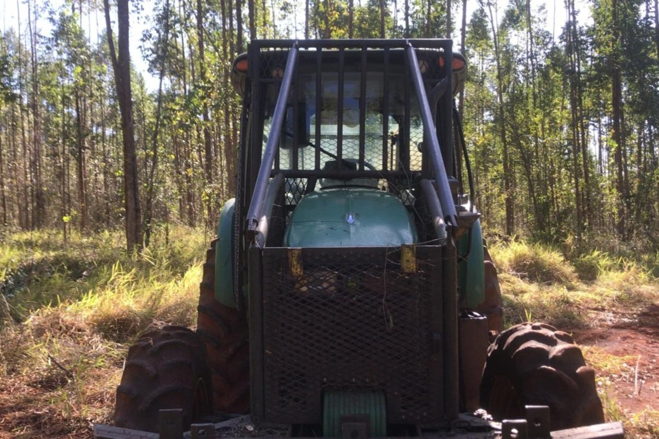 John Deere 5085 - 16/16 4