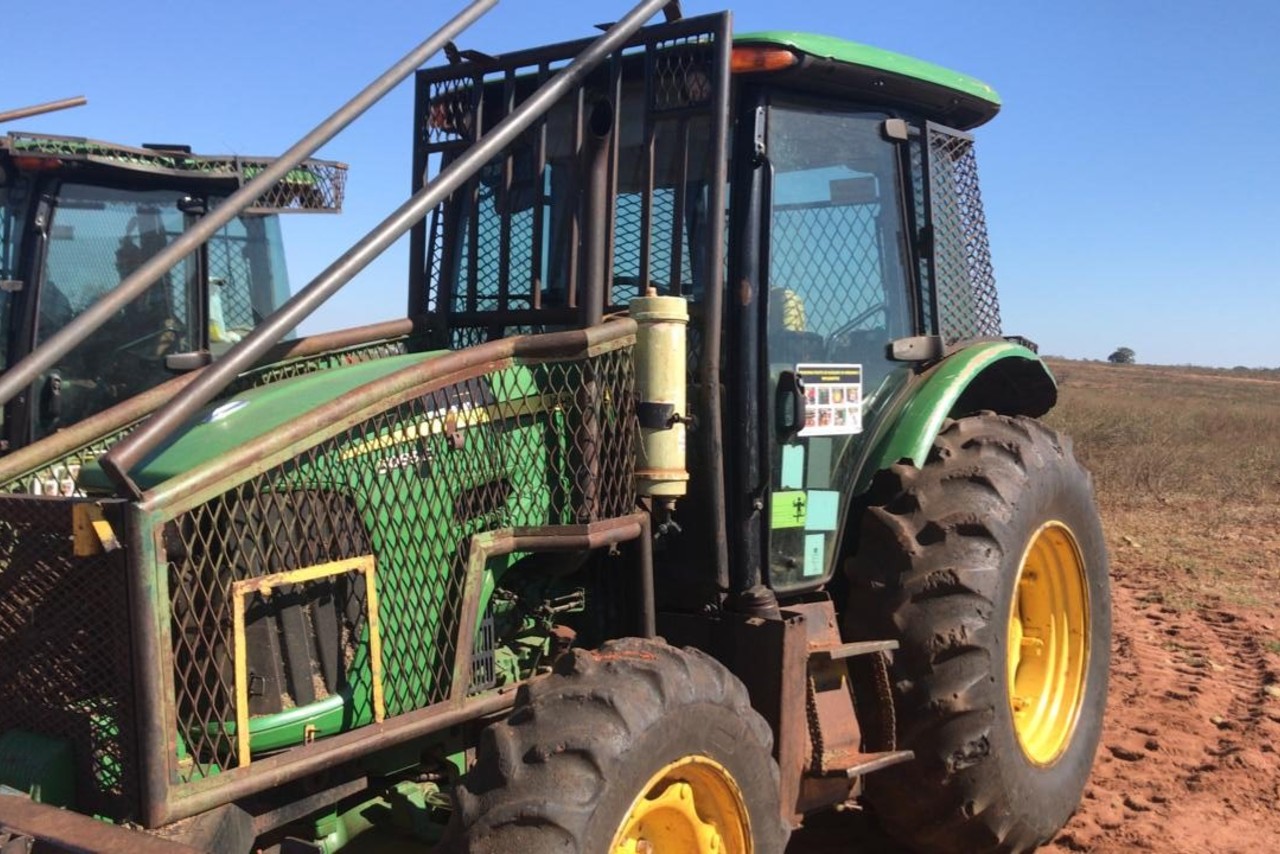 John Deere 5085 - 16/16 4