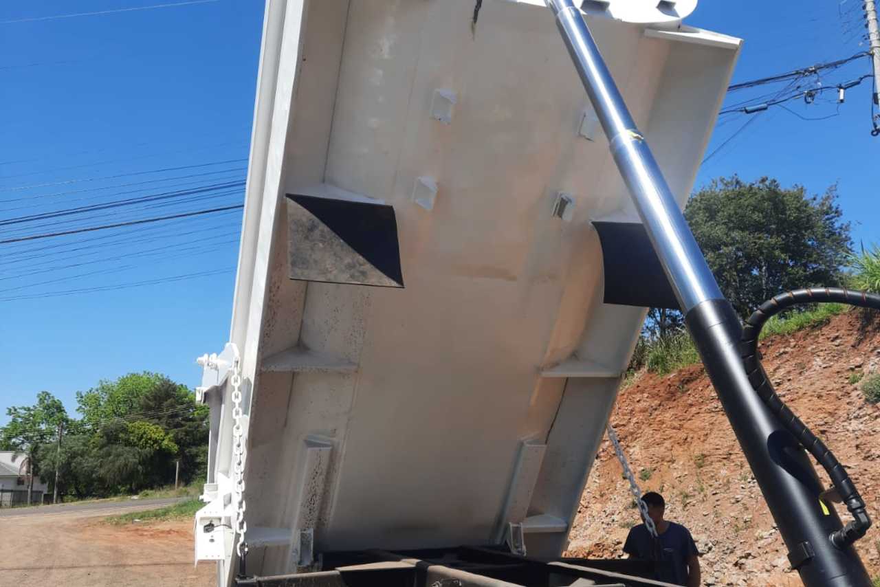 Mercedes Benz Axor 2831 - 13/13 14