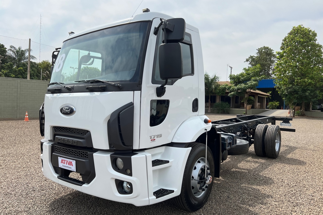 Ford Cargo 1719 - 17/18 2