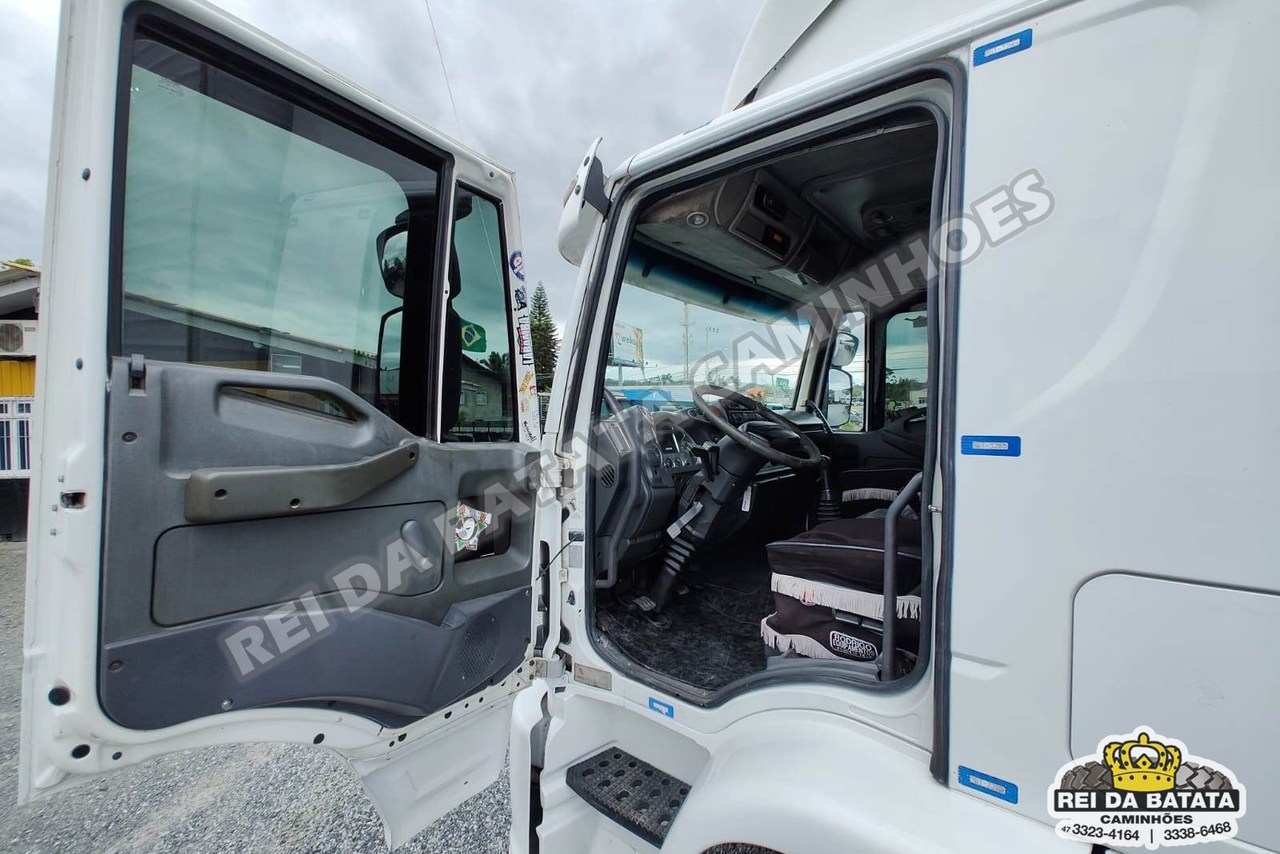 Iveco Tector 240E25 - 09/09 4