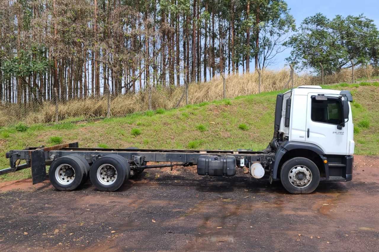 Volkswagen 24-280 E Constellation 6x2 - 13/13 4