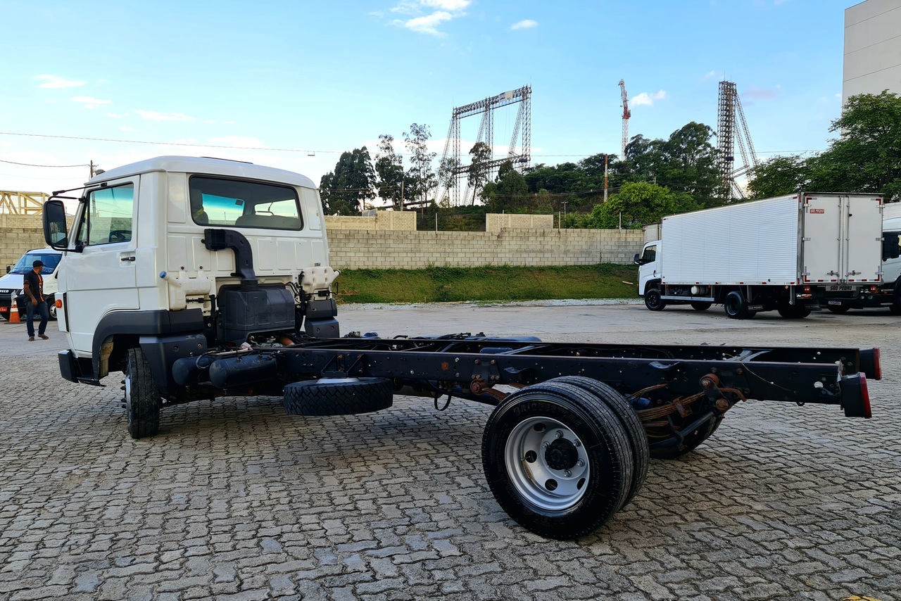 Volkswagen 8 160 - 14/15 8
