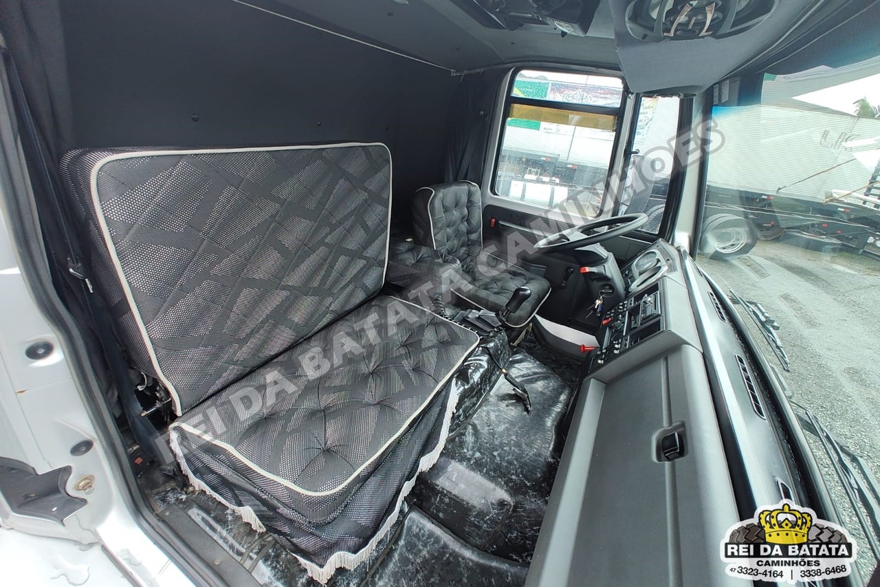 Ford Cargo2428 - 10/10 36