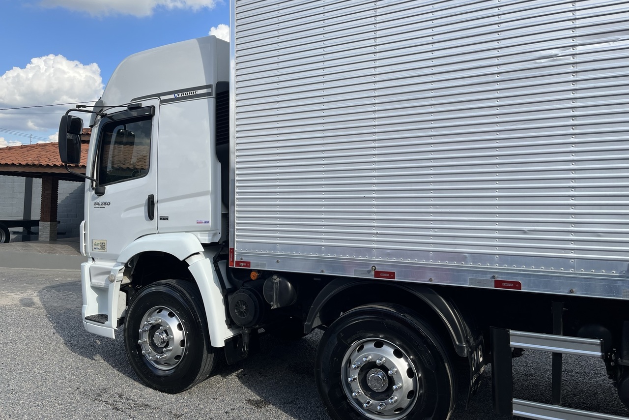 Volkswagen 24-280 E Constellation 6x2 - 15/15 7