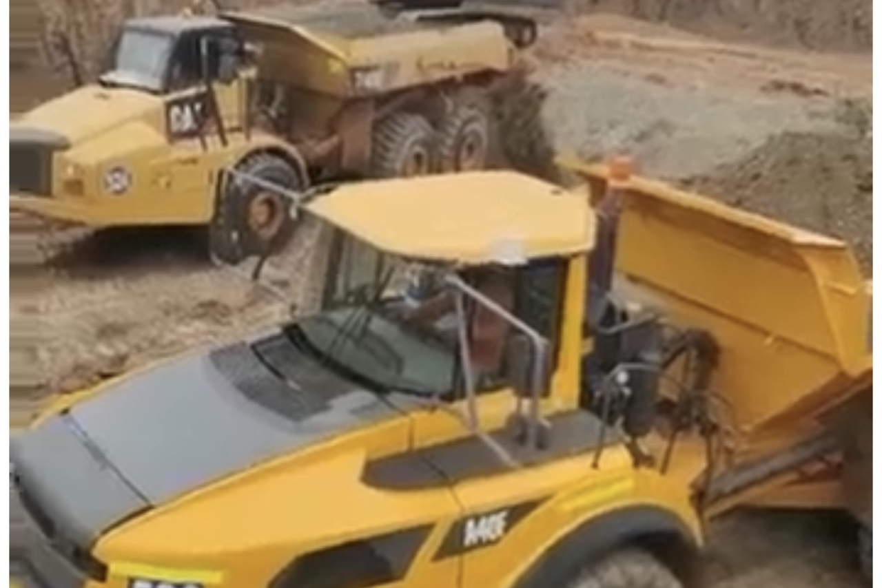 Caterpillar 740B -  2