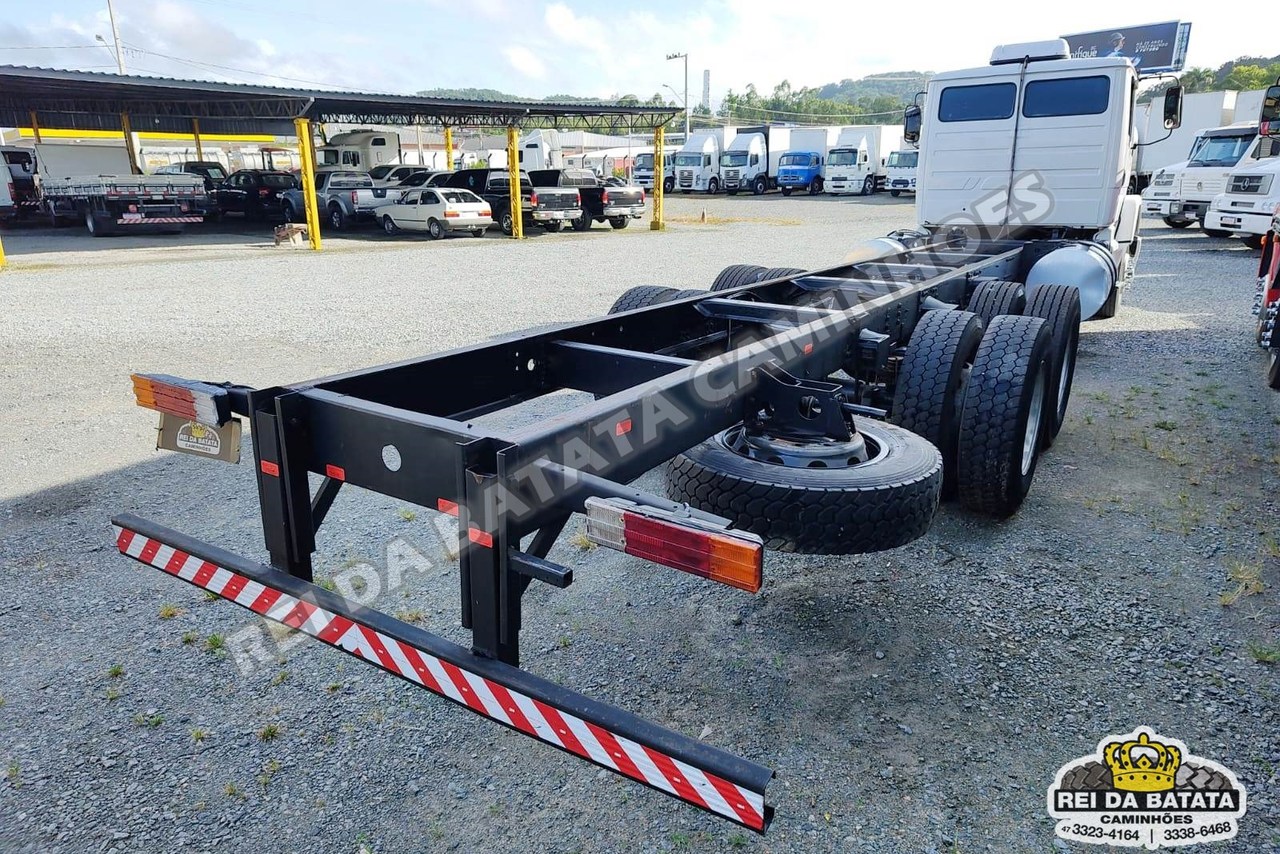 Mercedes Benz MB 1620 - 09/09 8