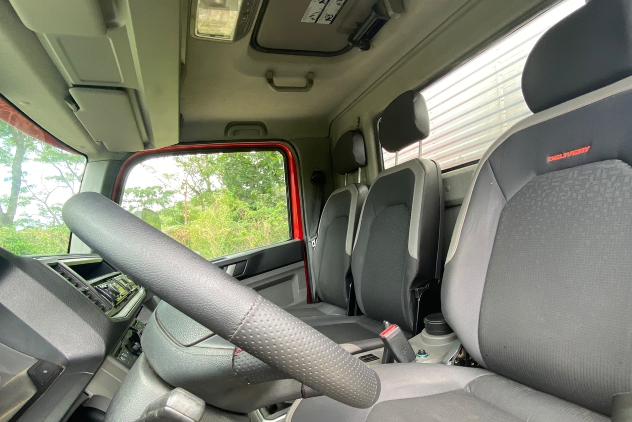 Volkswagen 11-180 Delivery  - 18/19 8