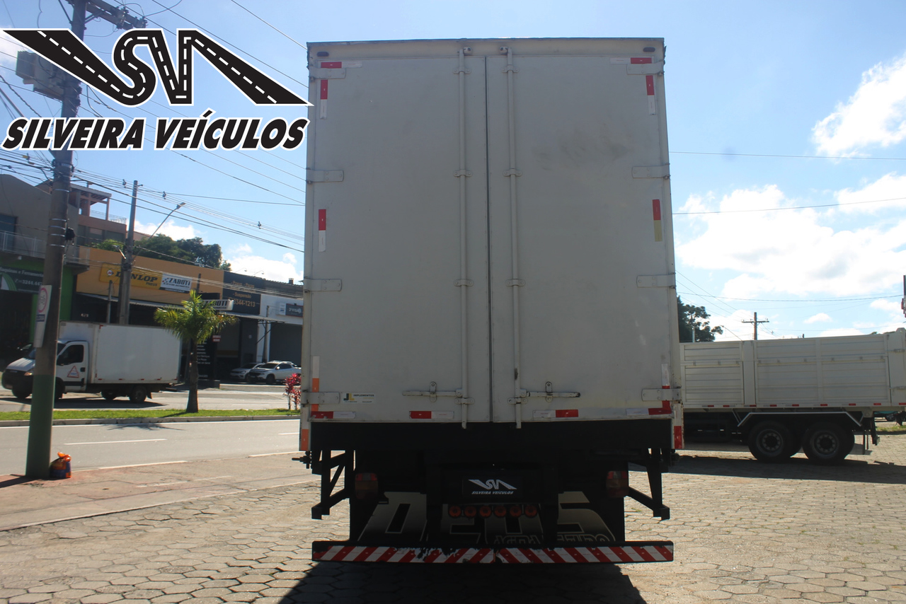 Volkswagen 15-180 E Constellation - 11/12 8