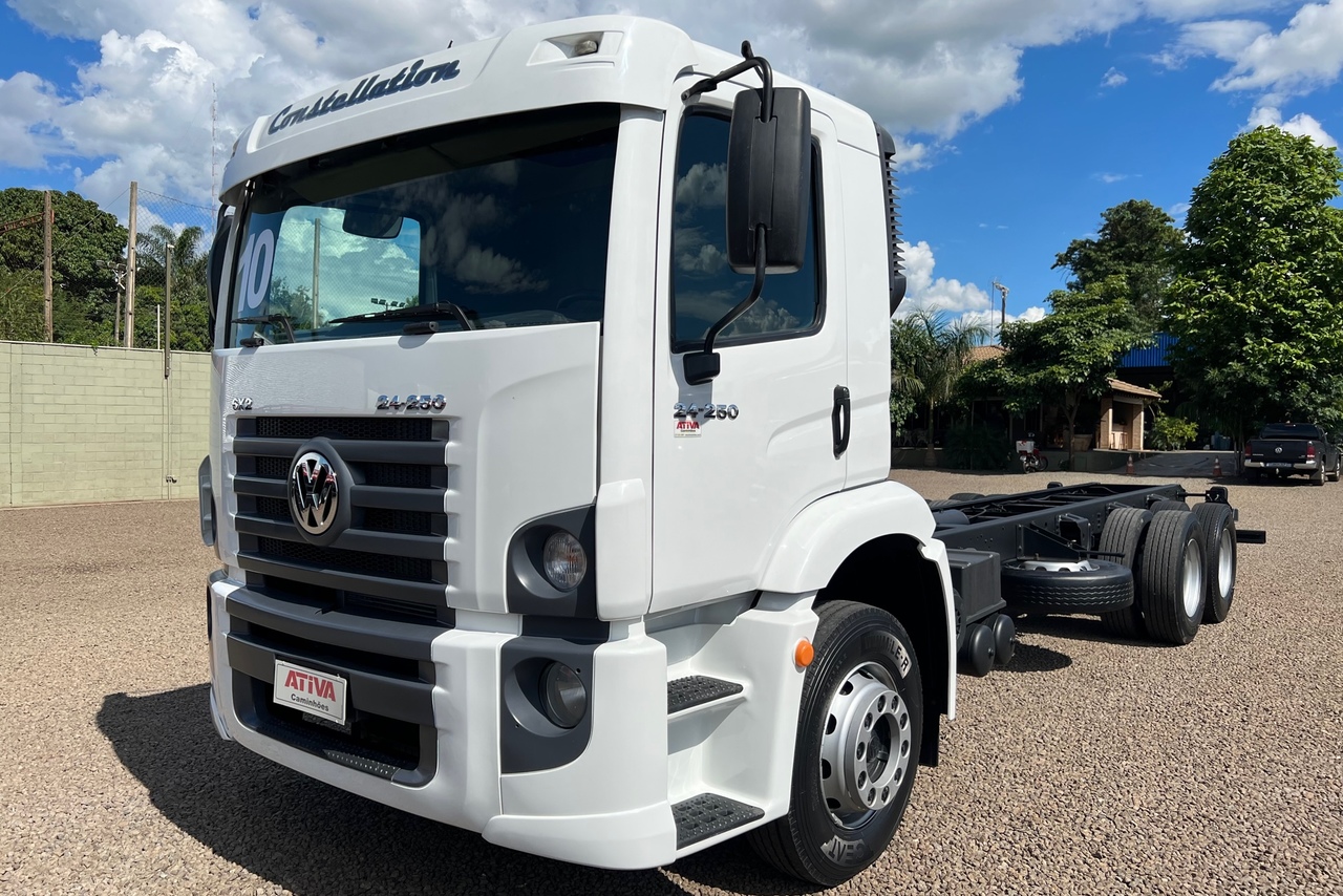 Volkswagen 24-250 E Constellation 3-Eixos - 09/10 3