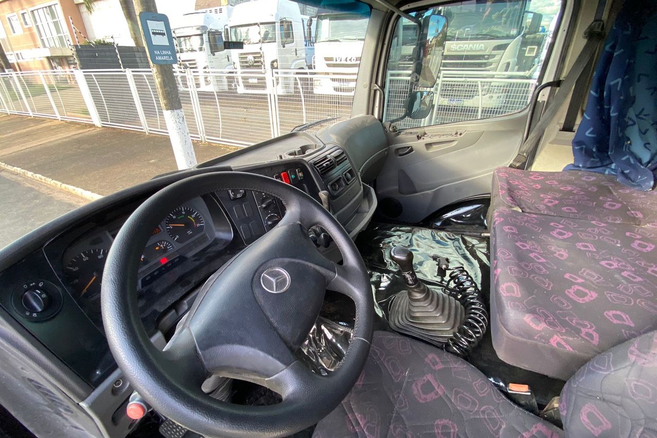 Mercedes Benz Axor 2035 - 06/06 6