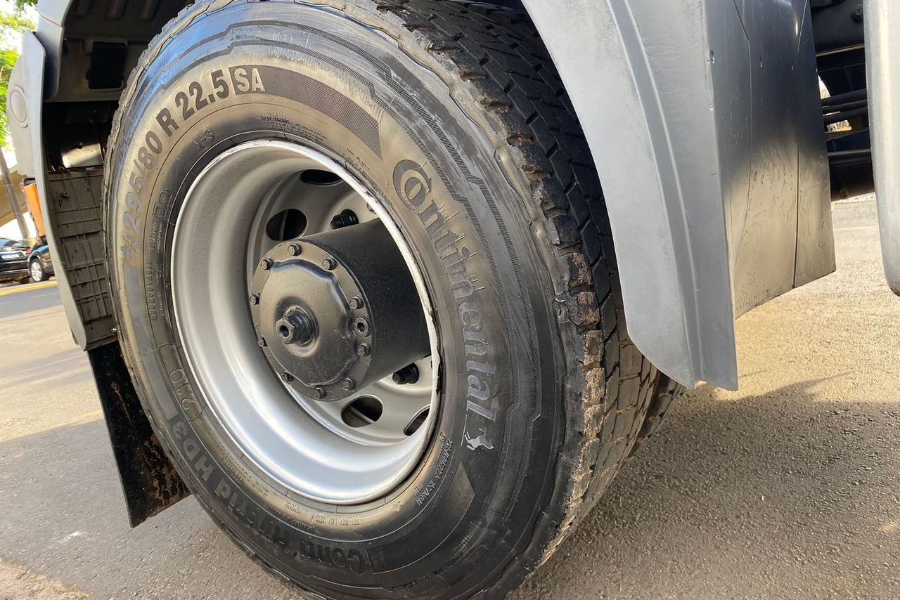 Mercedes Benz Axor 2035 - 06/06 9