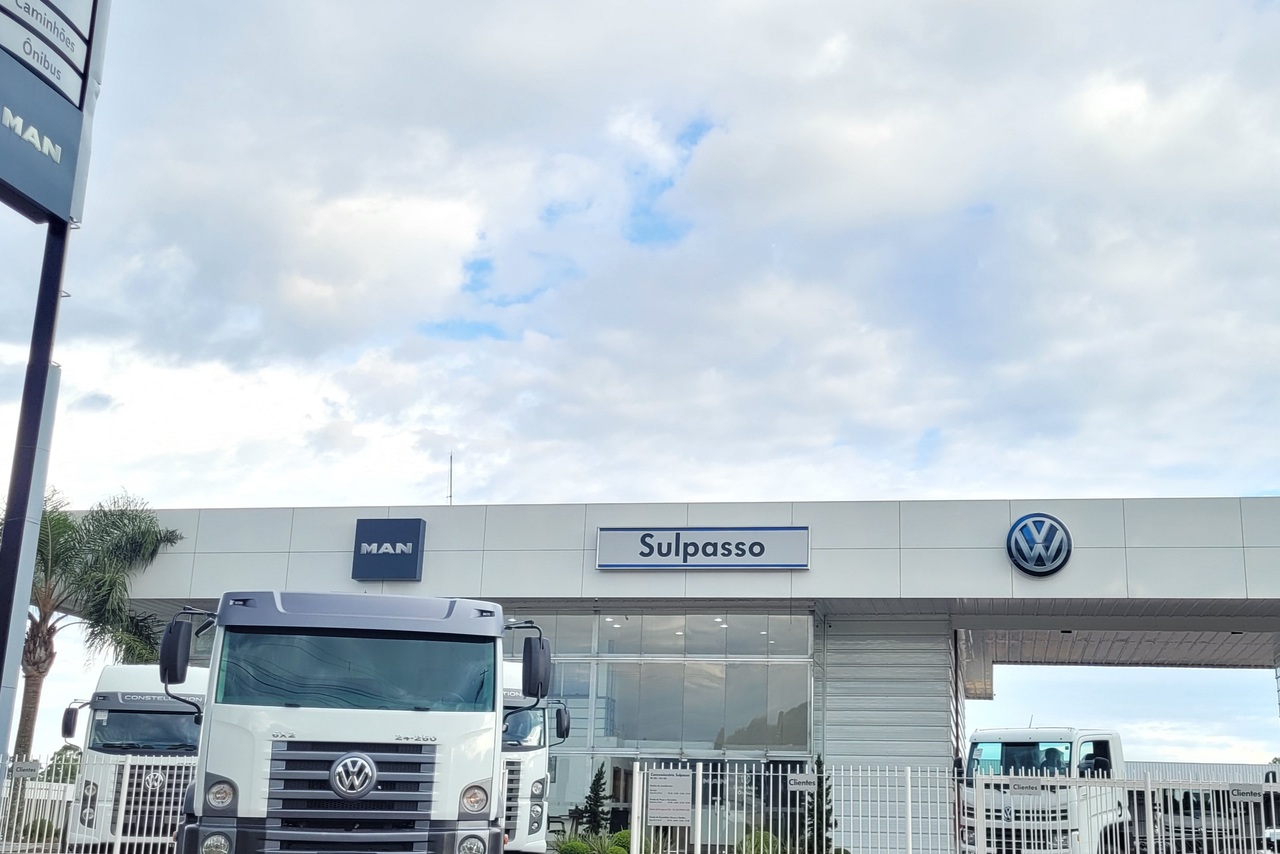Volkswagen 24-250 E Constellation 3-Eixos - 09/10 11