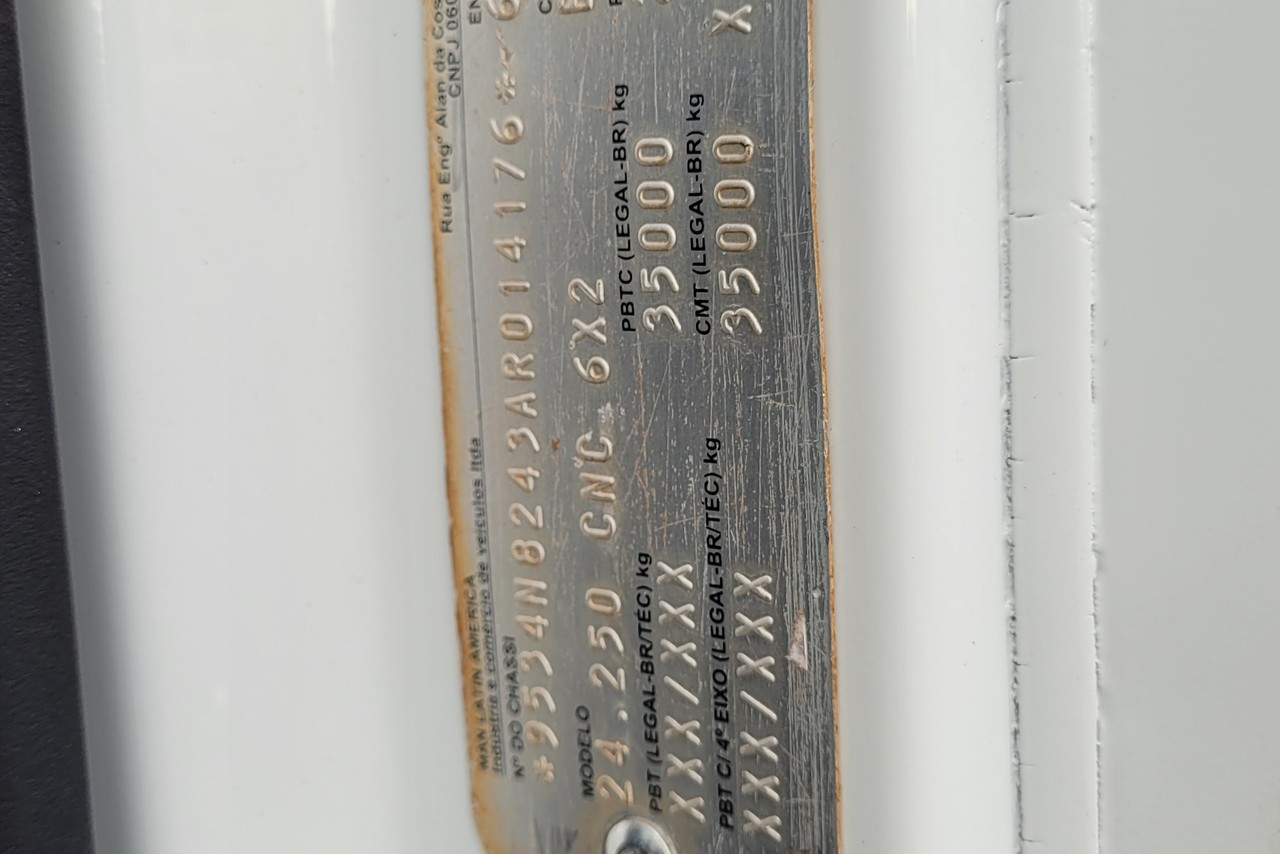 Volkswagen 24-250 E Constellation 3-Eixos - 09/10 15