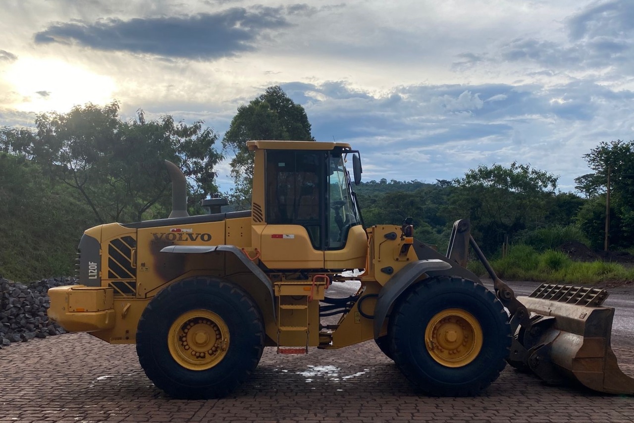 Volvo L120F - 18/18 2