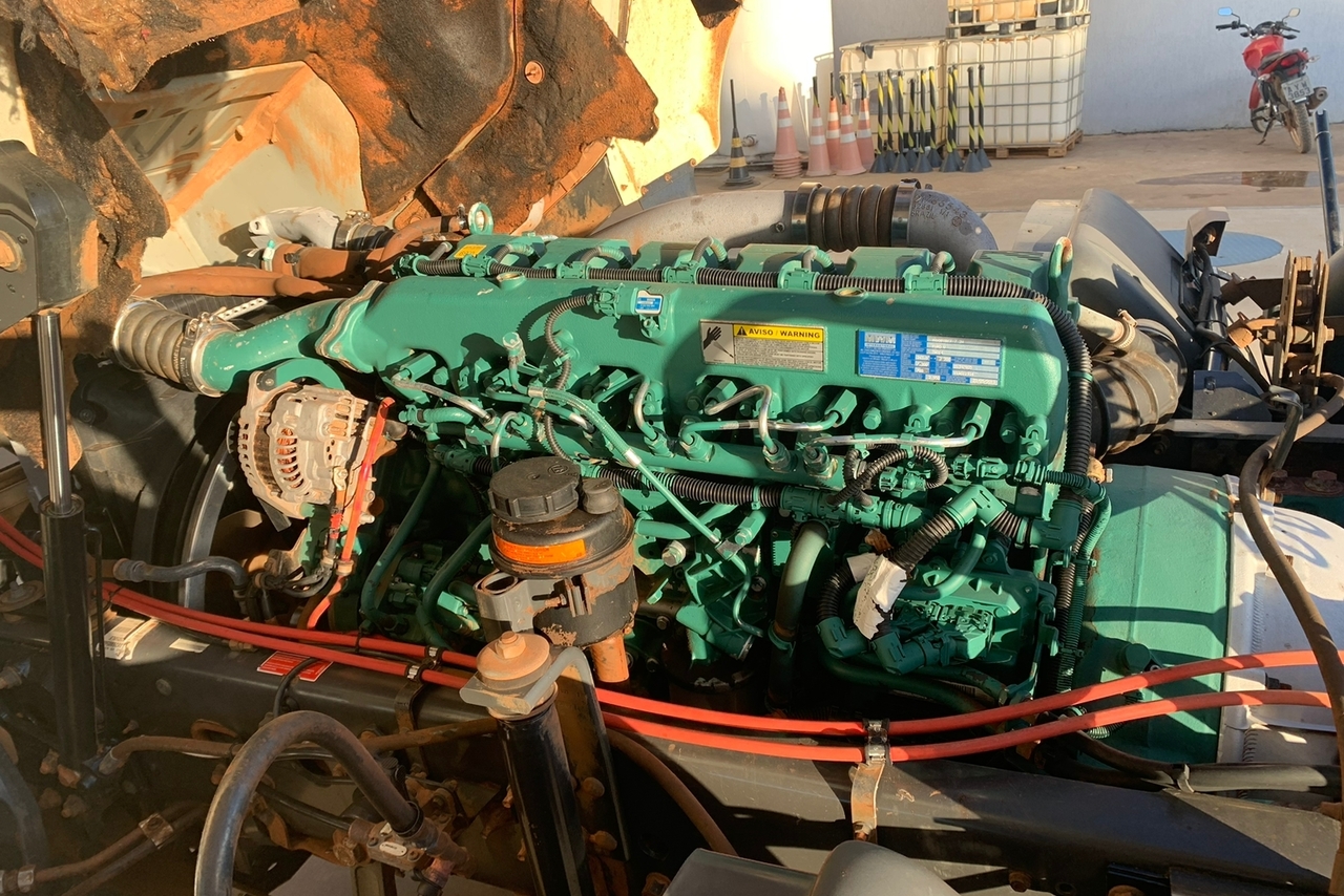 Volvo VM 330 - 13/13 10