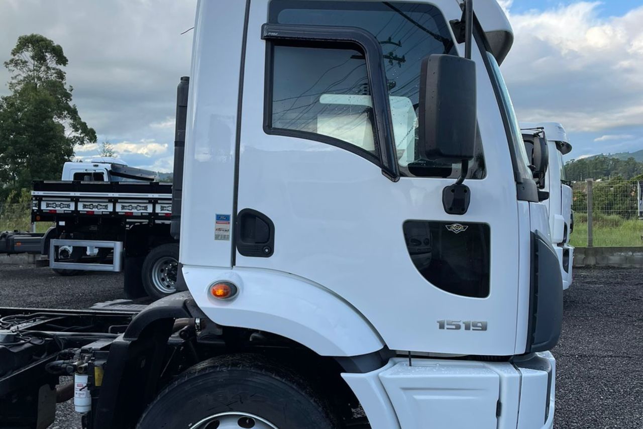 Ford Cargo 1519 - 13/13 4