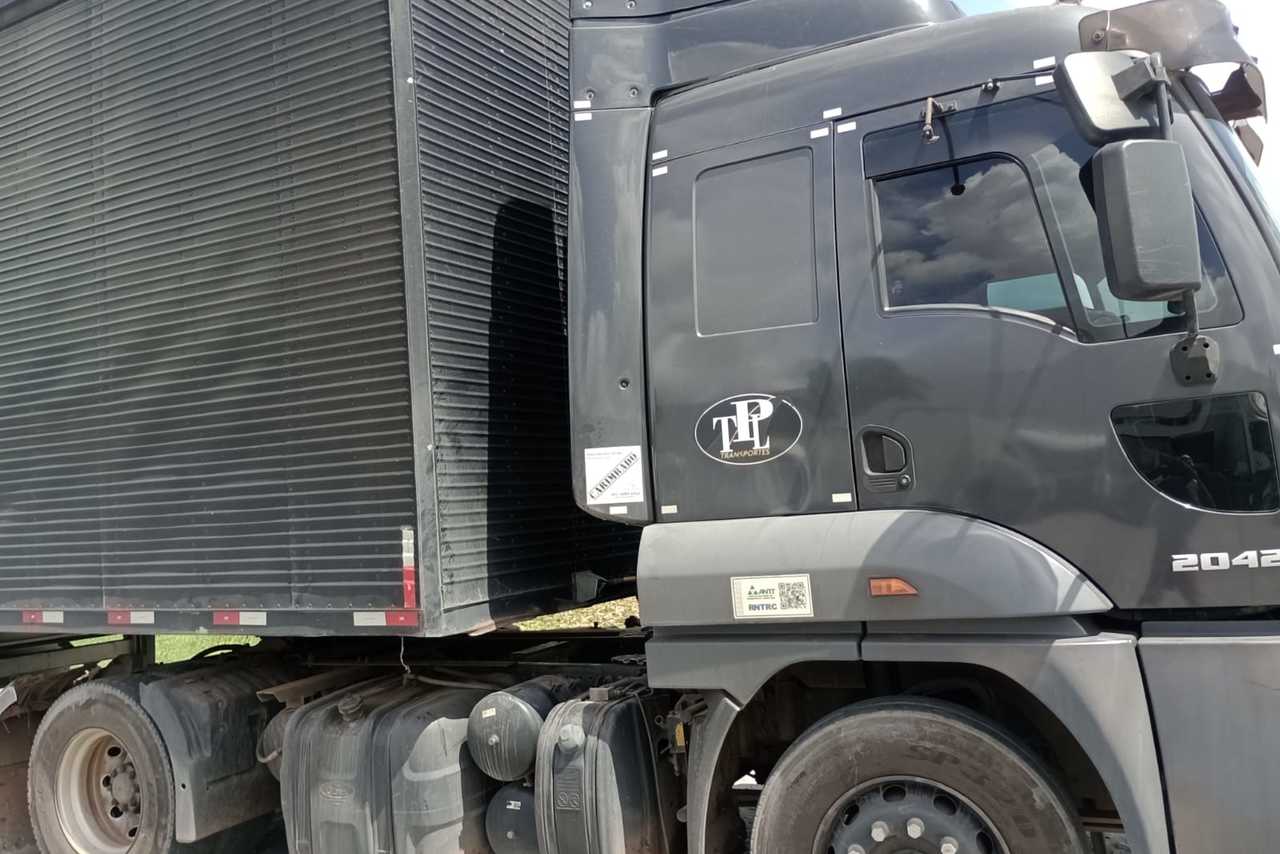 Ford Cargo 2042 - 14/15 2