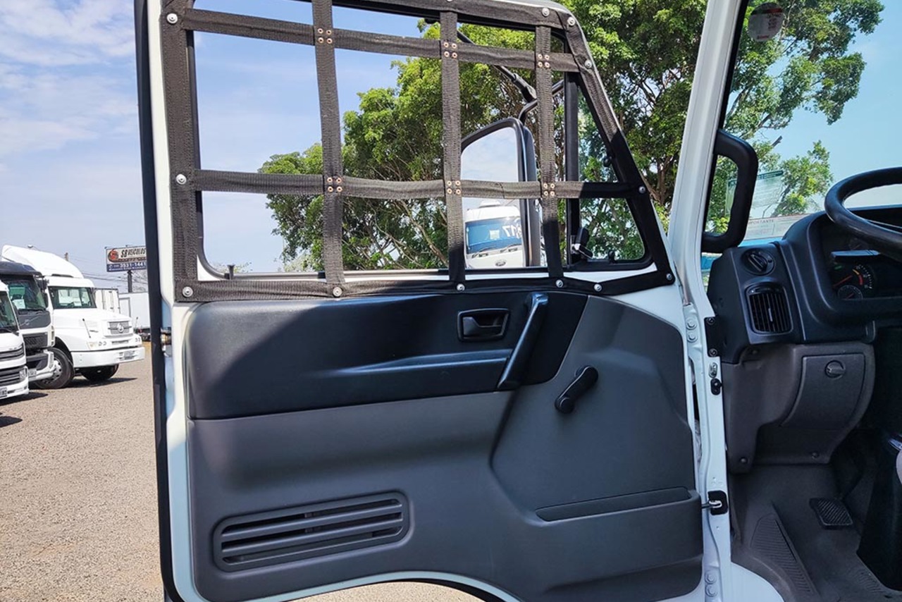 Volkswagen 8 160 - 14/14 7
