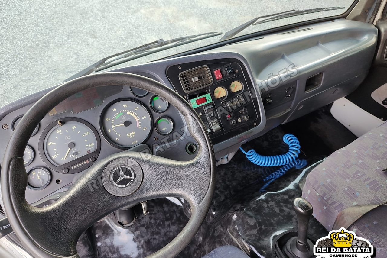 Mercedes Benz MB 1215 - 99/99 11