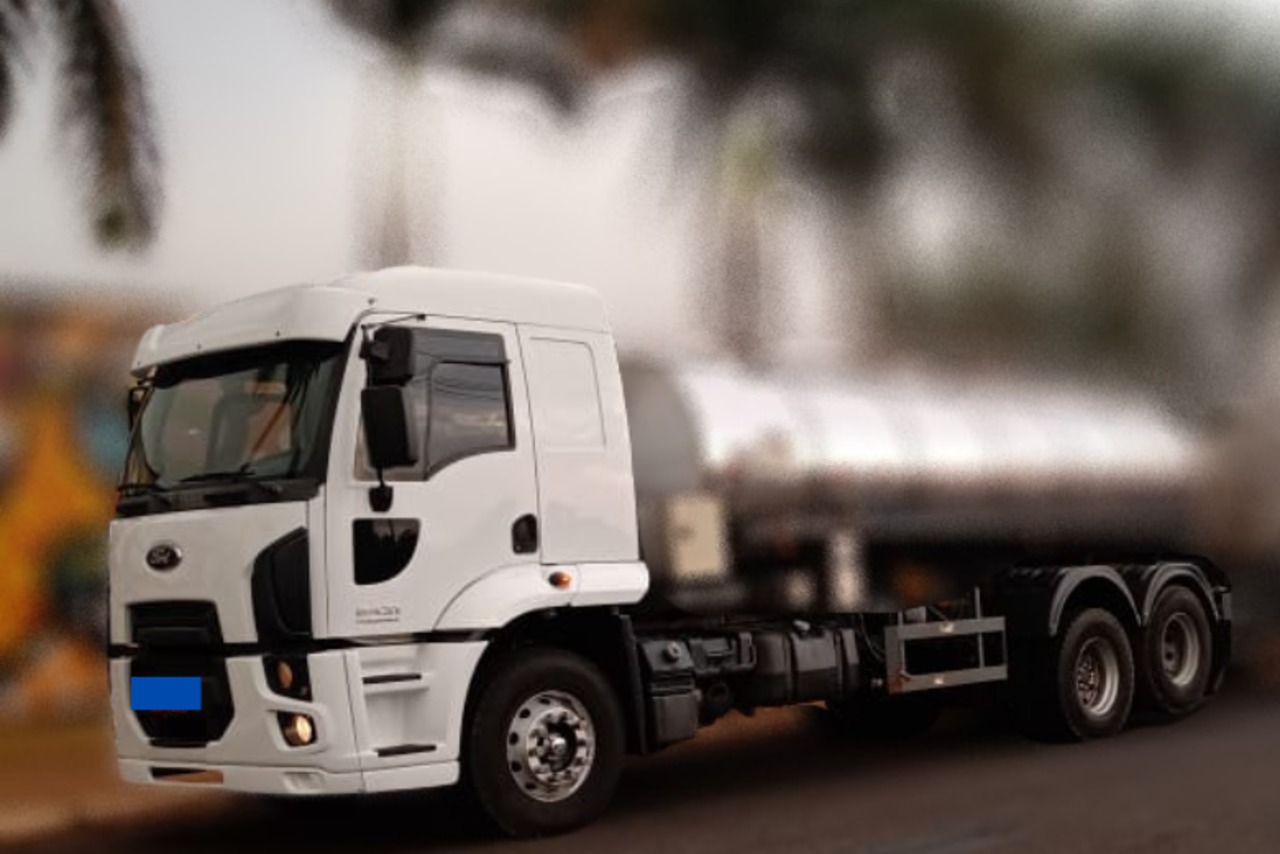 Ford Cargo 2431 - 18/19 6