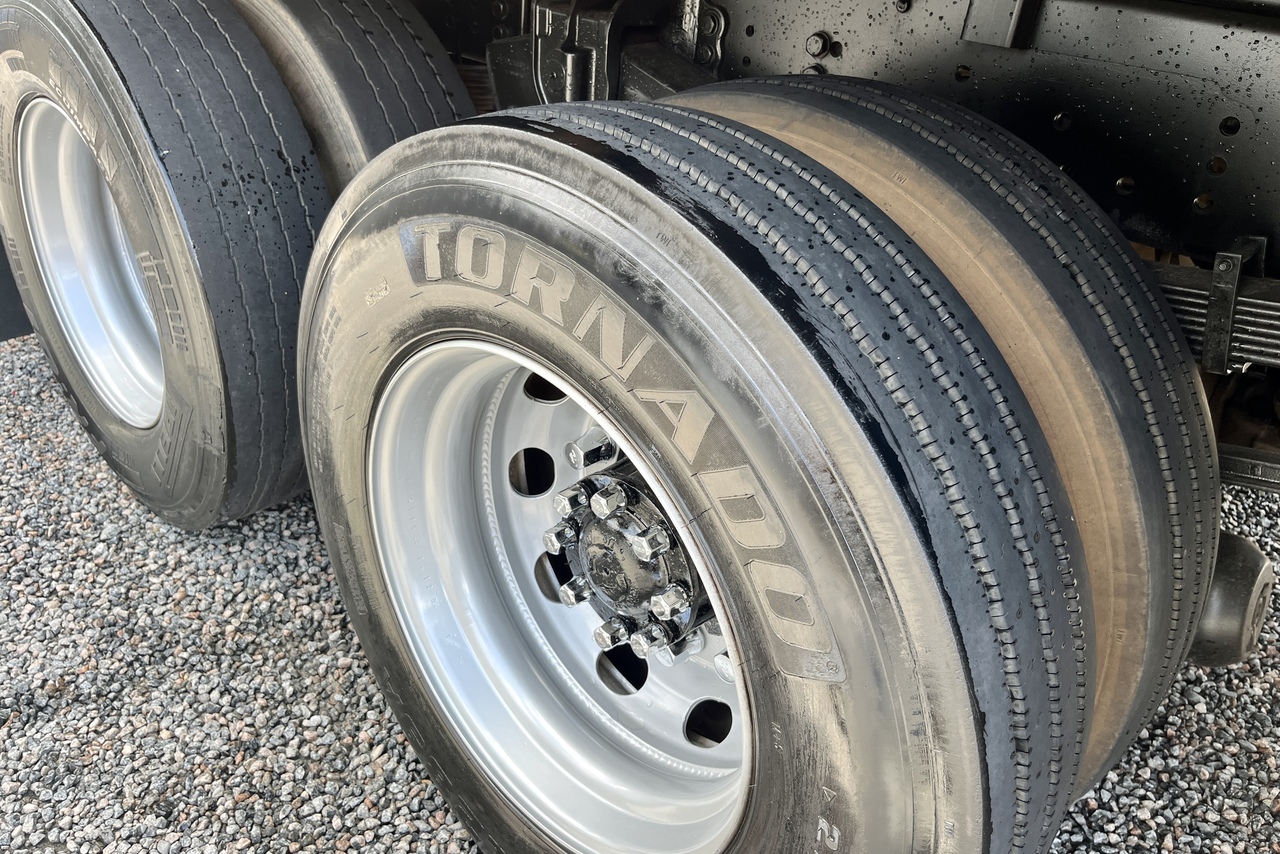 Volkswagen 24-280 E Constellation 6x2 - 15/15 5