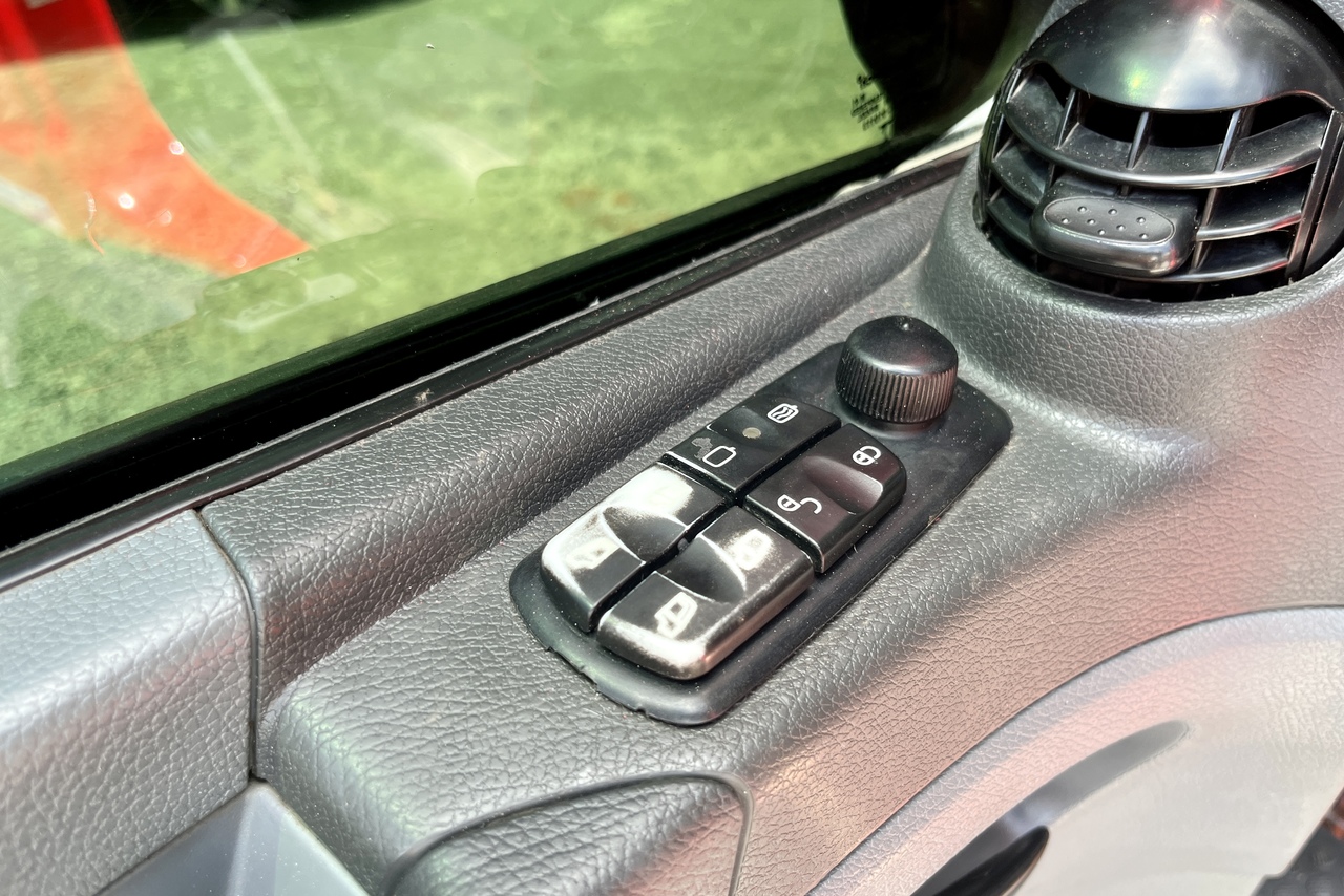 Mercedes Benz Atego 2425 - 11/11 13