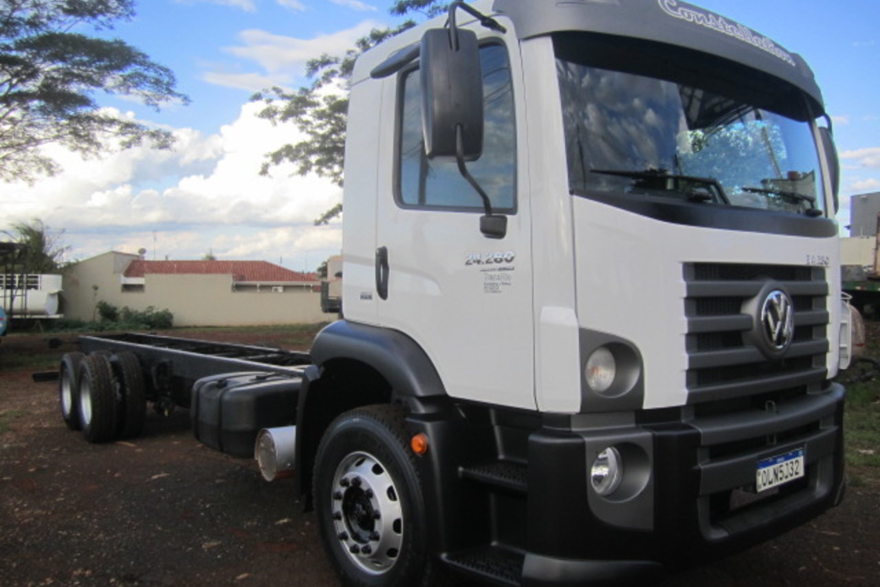 Volkswagen 24-280 E Constellation 6x2 - 14/14 1