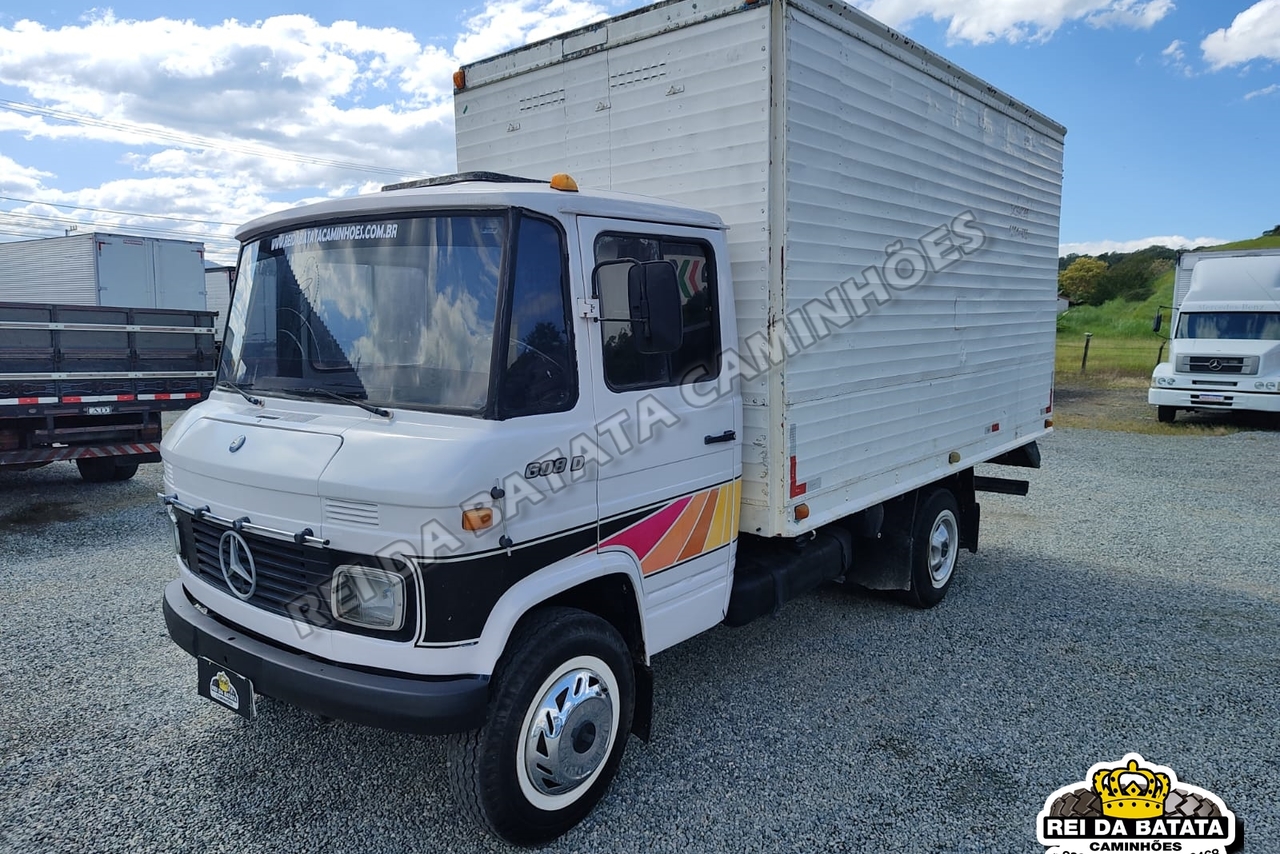 Mercedes Benz MB 608 - 77/77 4