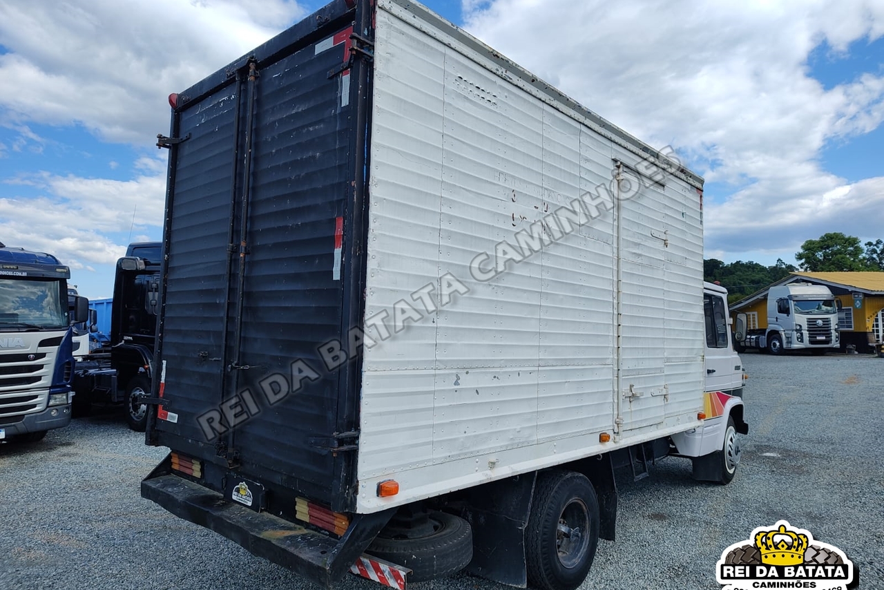 Mercedes Benz MB 608 - 77/77 8