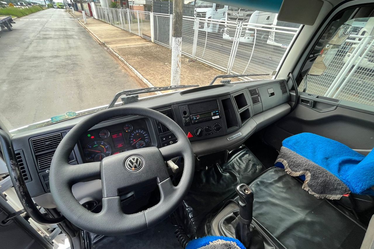 Volkswagen 25 390 - 12/12 8