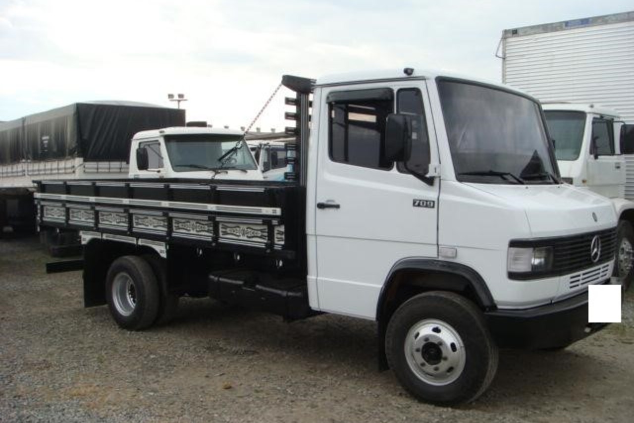 Mercedes Benz MB 709 - 93/93 2