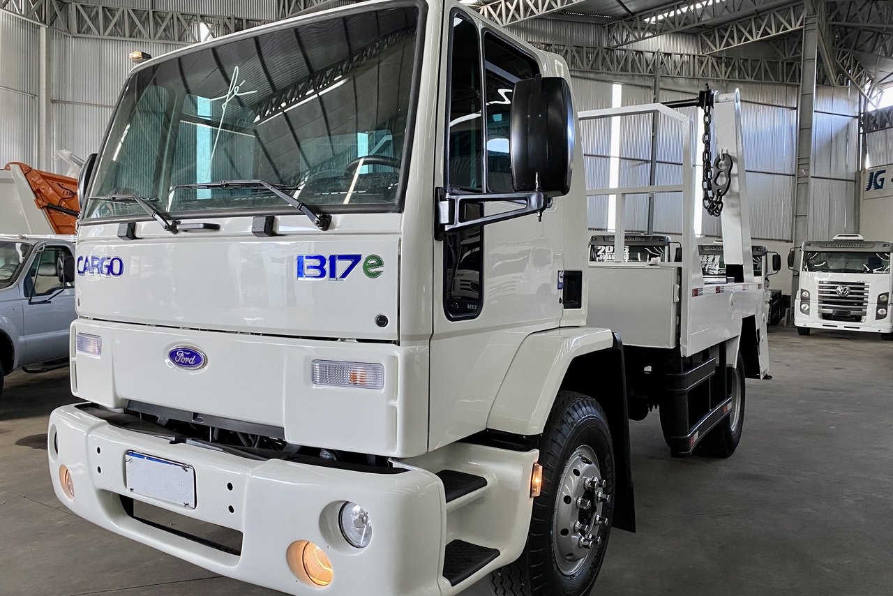 Ford Cargo1317 - 05/05 12