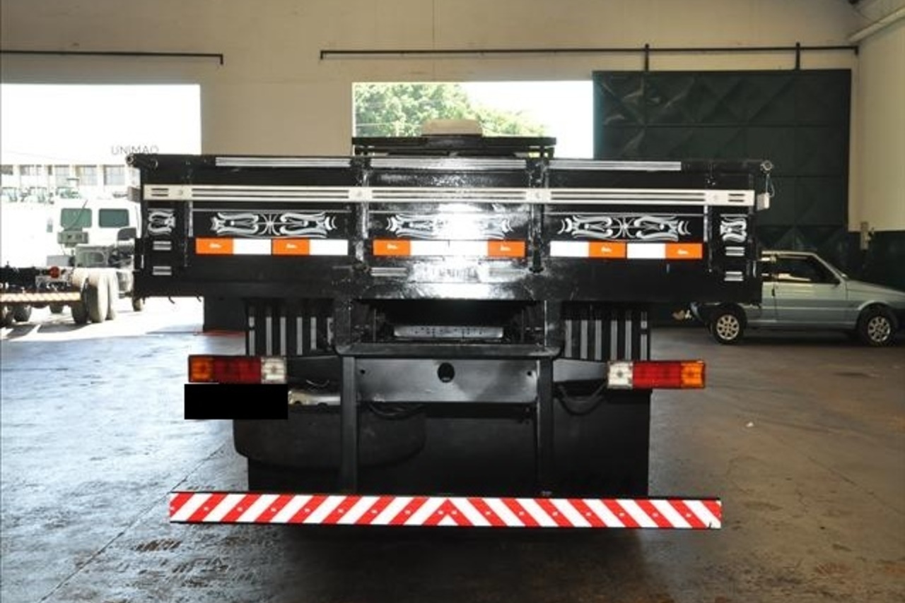Mercedes Benz MB 1620 - 04/04 4